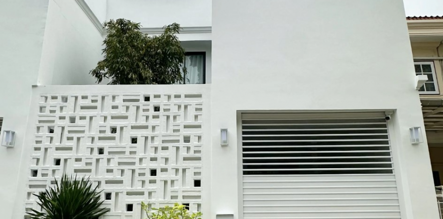 Townhouse à Watthana, Bangkok, Thaïlande 4 chambres № 138640