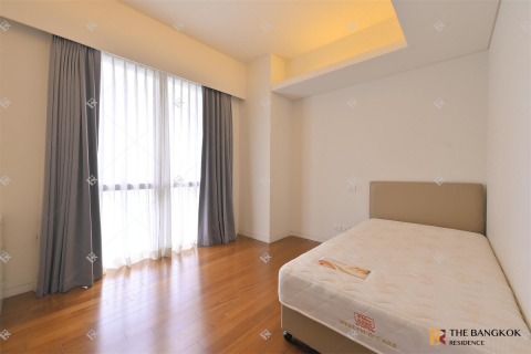 Condo in Bangkok, Thailand, 2 bedrooms № 189931 - photo 8