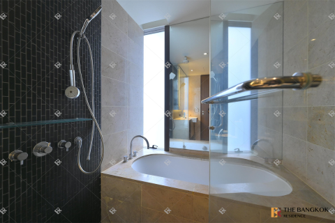 Condo in Bangkok, Thailand, 2 bedrooms № 189931 - photo 10