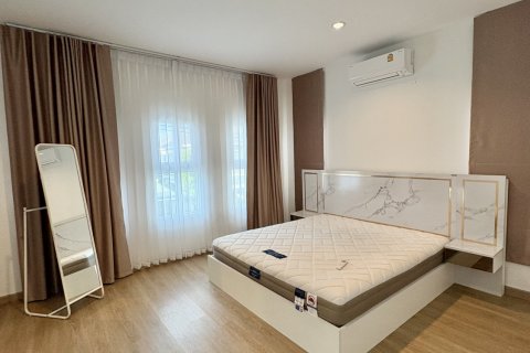 House in Samut Prakan, Thailand 3 bedrooms № 144948 - photo 9