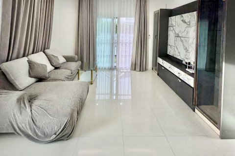 House in Samut Prakan, Thailand 3 bedrooms № 144948 - photo 3