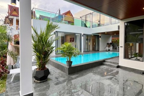 Villa in Phuket, Thailand 4 bedrooms № 157944