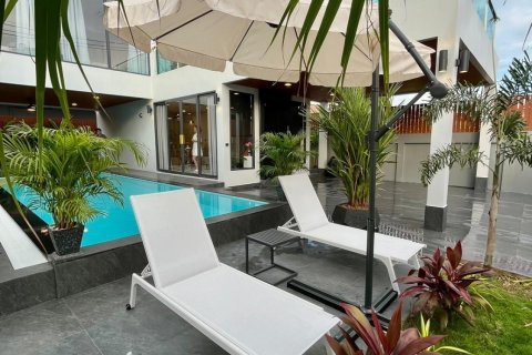 Villa in Phuket, Thailand 4 bedrooms № 157944 - photo 16