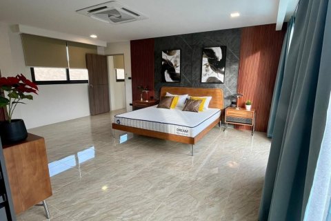 Villa in Phuket, Thailand 4 bedrooms № 157944 - photo 10