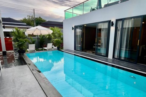 Villa in Phuket, Thailand 4 bedrooms № 157944 - photo 2