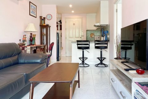 Condo in Hua Hin, Thailand, 1 bedroom  № 176567 - photo 6