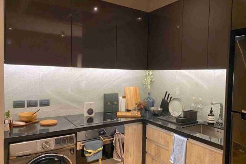 Condo in Bangkok, Thailand, 2 bedrooms  № 183688 - photo 13