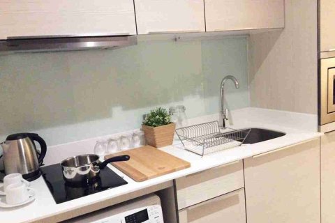 Condo in Bangkok, Thailand, 2 bedrooms № 183689 - photo 6