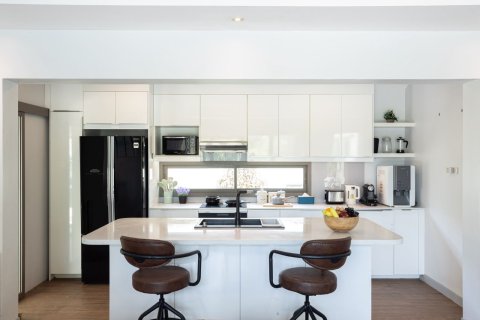 Villa in Phuket, Thailand 5 bedrooms № 147892 - photo 7