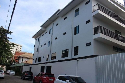 Офис в Клонг Тоэй, Бангкок, Таиланд  № 147890 - фото 3