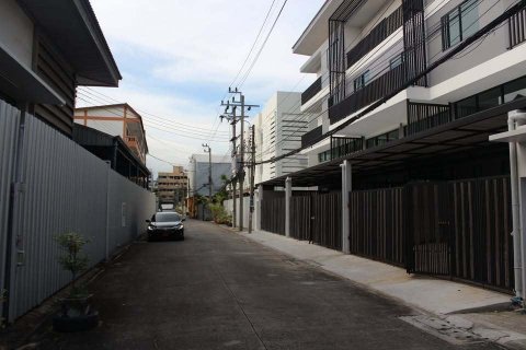 Офис в Клонг Тоэй, Бангкок, Таиланд  № 147890 - фото 2