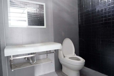 Офис в Клонг Тоэй, Бангкок, Таиланд  № 147890 - фото 9