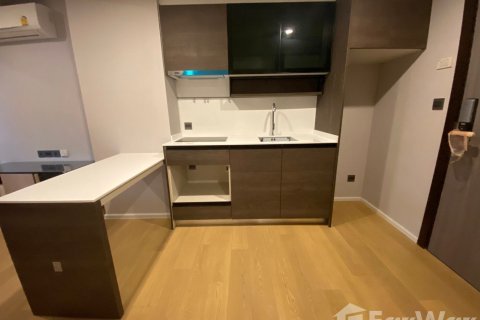 Studio in the Condo in Phaya Thai, Bangkok, Thailand  № 147889 - photo 12