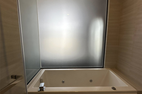 Condo in Bangkok, Thailand, 1 bedroom  № 184408 - photo 4