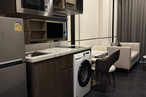 Condo in Bangkok, Thailand, 1 bedroom  № 184408 - photo 1