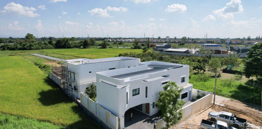 House in Chiang Mai, Thailand 4 bedrooms № 119949