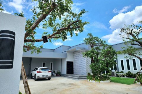House in Chiang Mai, Thailand 4 bedrooms № 119949 - photo 2