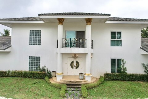 House in Chiang Mai, Thailand 6 bedrooms № 119951 - photo 17