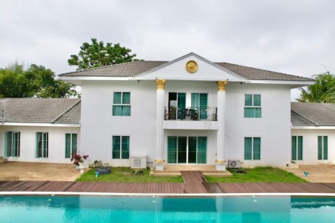 House in Chiang Mai, Thailand 6 bedrooms № 119951 - photo 3
