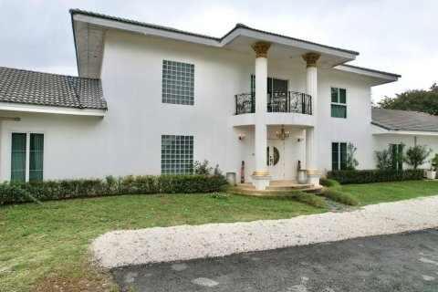 House in Chiang Mai, Thailand 6 bedrooms № 119951 - photo 18