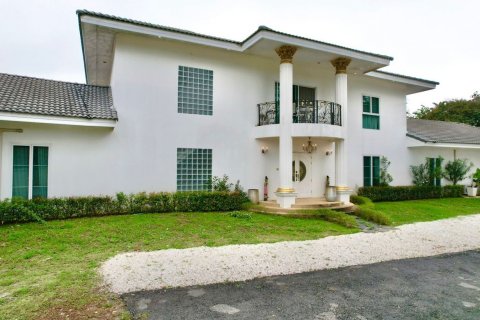 House in Chiang Mai, Thailand 6 bedrooms № 119951 - photo 7