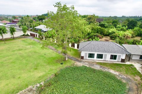 House in Chiang Mai, Thailand 6 bedrooms № 119951 - photo 12