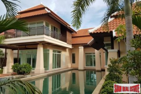 Villa on Jomtien Beach, Pattaya, Thailand 3 bedrooms № 192755