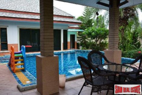 House on Jomtien Beach, Pattaya, Thailand 3 bedrooms № 192756
