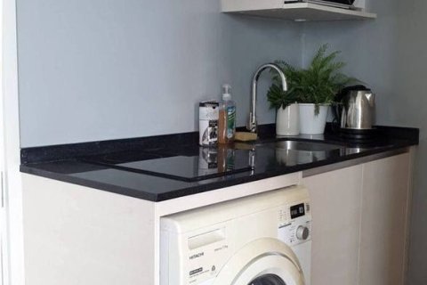 Studio dans le Condo à Huai Khwang, Bangkok, Thaïlande  № 173518 - photo 6