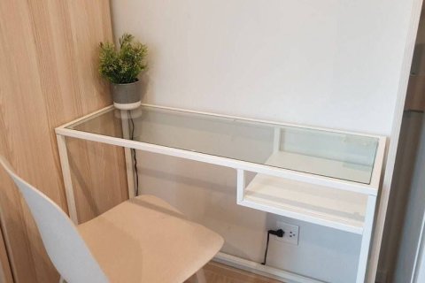 Studio dans le Condo à Huai Khwang, Bangkok, Thaïlande  № 173518 - photo 8