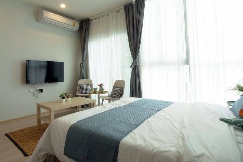 Studio dans le Condo à Huai Khwang, Bangkok, Thaïlande  № 173518 - photo 4