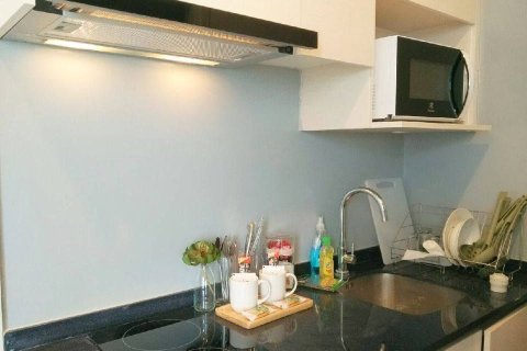 Studio dans le Condo à Huai Khwang, Bangkok, Thaïlande  № 173518 - photo 2