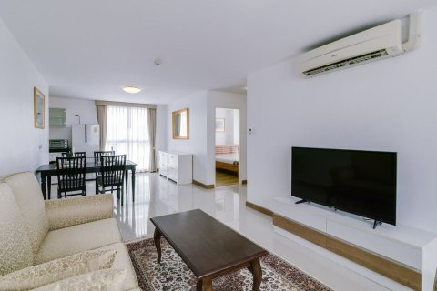 Condo in Phra Khanong, Bangkok, Thailand, 2 bedrooms № 173514 - photo 2