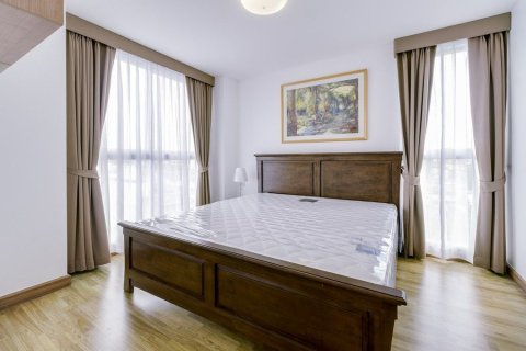 Condo in Phra Khanong, Bangkok, Thailand, 2 bedrooms № 173514 - photo 4