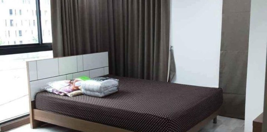 Studio dans le Condo à Watthana, Bangkok, Thaïlande  № 173517
