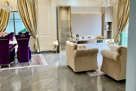 House in Pattaya, Thailand 5 bedrooms № 173513 - photo 5