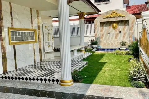 House in Pattaya, Thailand 5 bedrooms № 173513 - photo 30