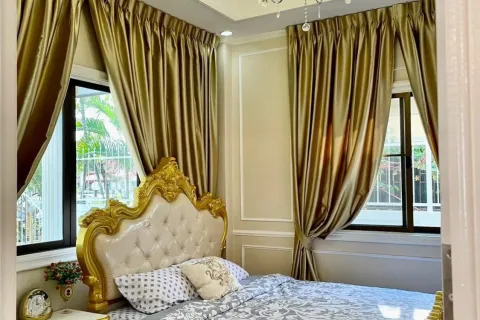 House in Pattaya, Thailand 5 bedrooms № 173513 - photo 21