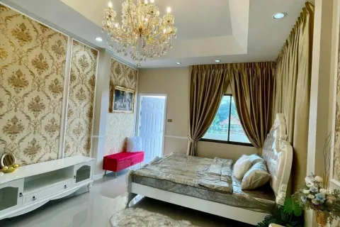 House in Pattaya, Thailand 5 bedrooms № 173513 - photo 6