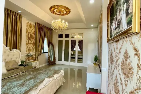 House in Pattaya, Thailand 5 bedrooms № 173513 - photo 19