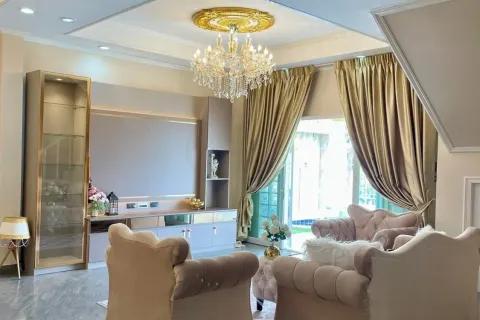 House in Pattaya, Thailand 5 bedrooms № 173513 - photo 10