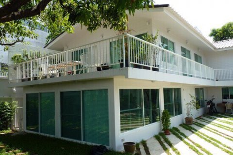 Дом в Пхракханонге, Бангкок, Таиланд с 4 спальнями  № 143591 - фото 2