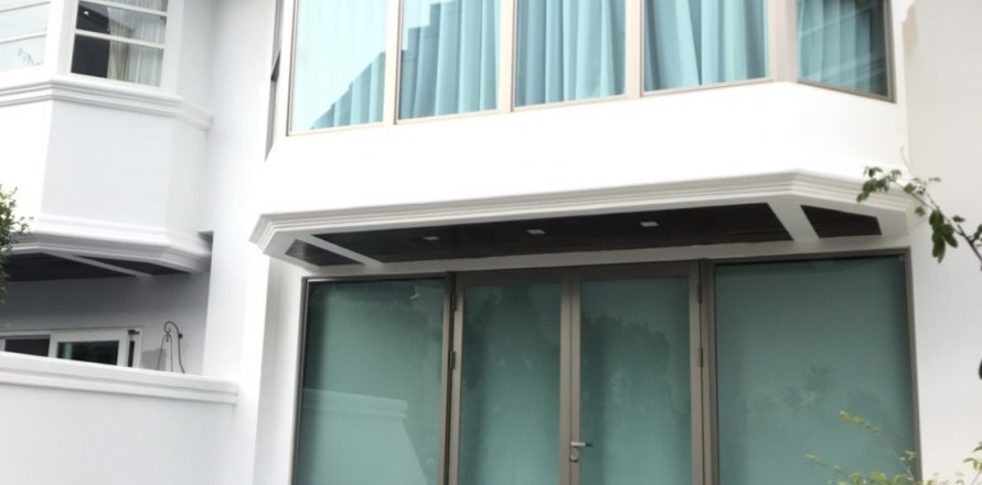 Maison à Bangkok, Thaïlande 3 chambres № 143592