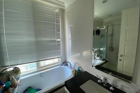 Condo in Khlong Toei, Bangkok, Thailand, 2 bedrooms  № 133835 - photo 8