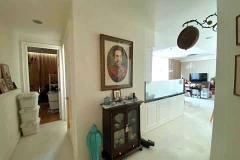 Condo in Khlong Toei, Bangkok, Thailand, 2 bedrooms  № 133835 - photo 12