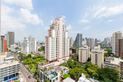 Кондоминиум с 2 спальнями в Ваттхане, Бангкок, Таиланд № 133837 - фото 3