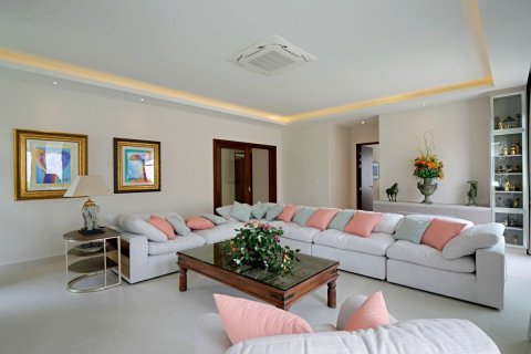 Дом в Паттайе, Таиланд с 5 спальнями  № 171904 - фото 27