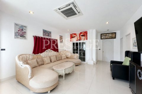 Haus in Pattaya, Thailand 11 Schlafzimmer № 233228 - Foto 3