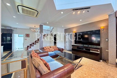 Haus in Pattaya, Thailand 4 Schlafzimmer № 233231 - Foto 3