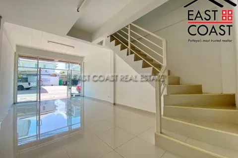 Casa de 4 dormitorios en Pattaya, Tailandia № 213868 - foto 6